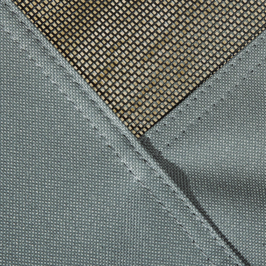 Korotettu lemmikkisänky katoksella – hengittävä ulkosänky keskikokoisille koirille