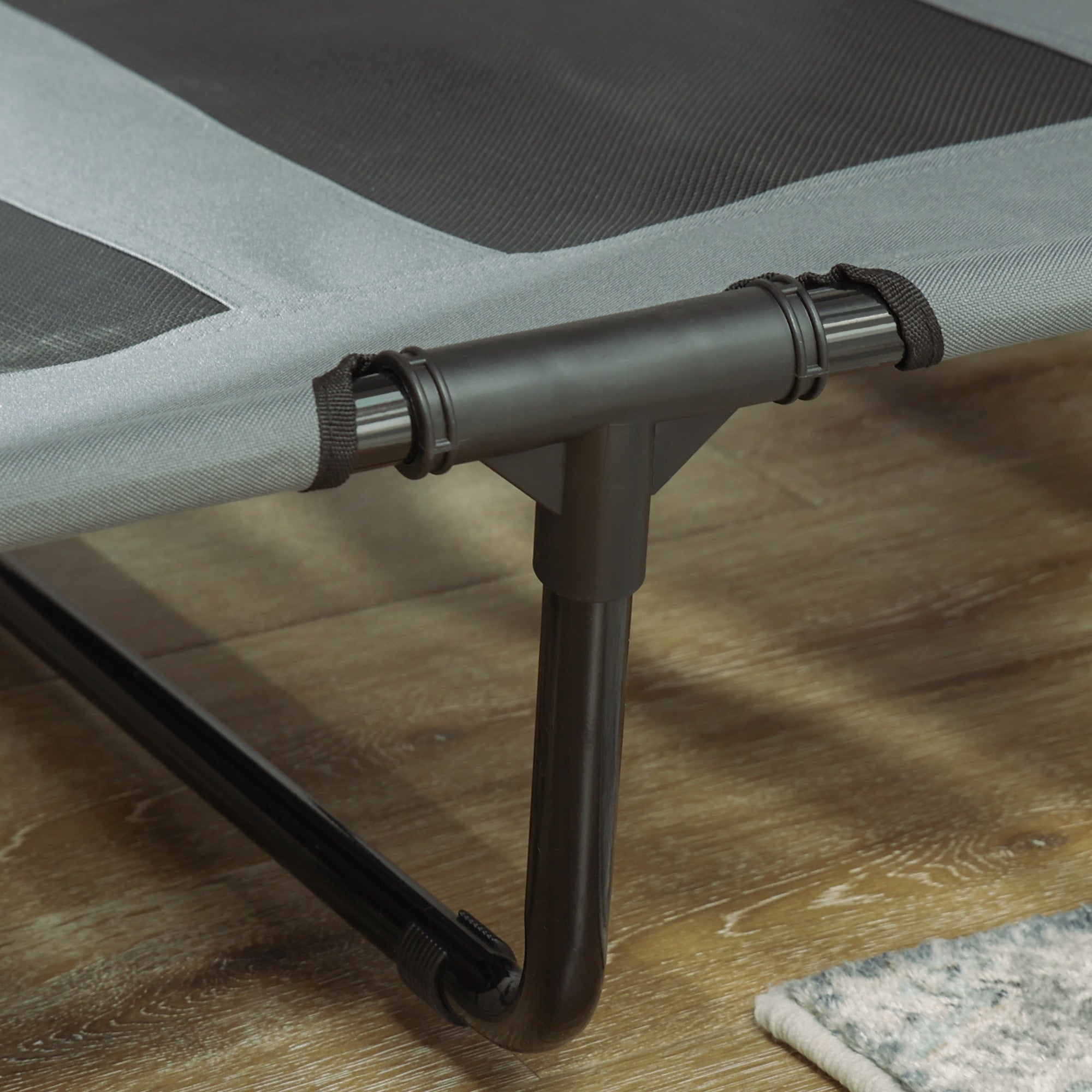 Korotettu koiransänky katoksella – harmaa/musta, 122 cm, enintään 50 kg