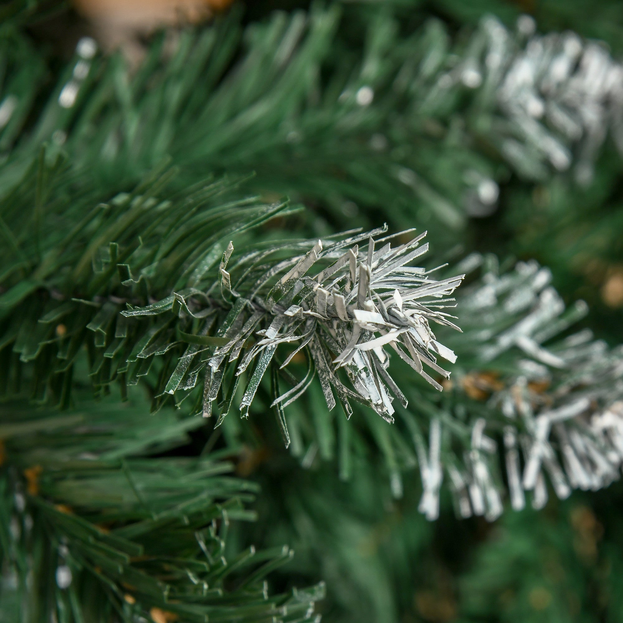 180 cm aidonnäköinen tekokuusi kävyillä – lumiefektillä, 1111 oksaa ja tukeva metallijalka, sisäkäyttöön