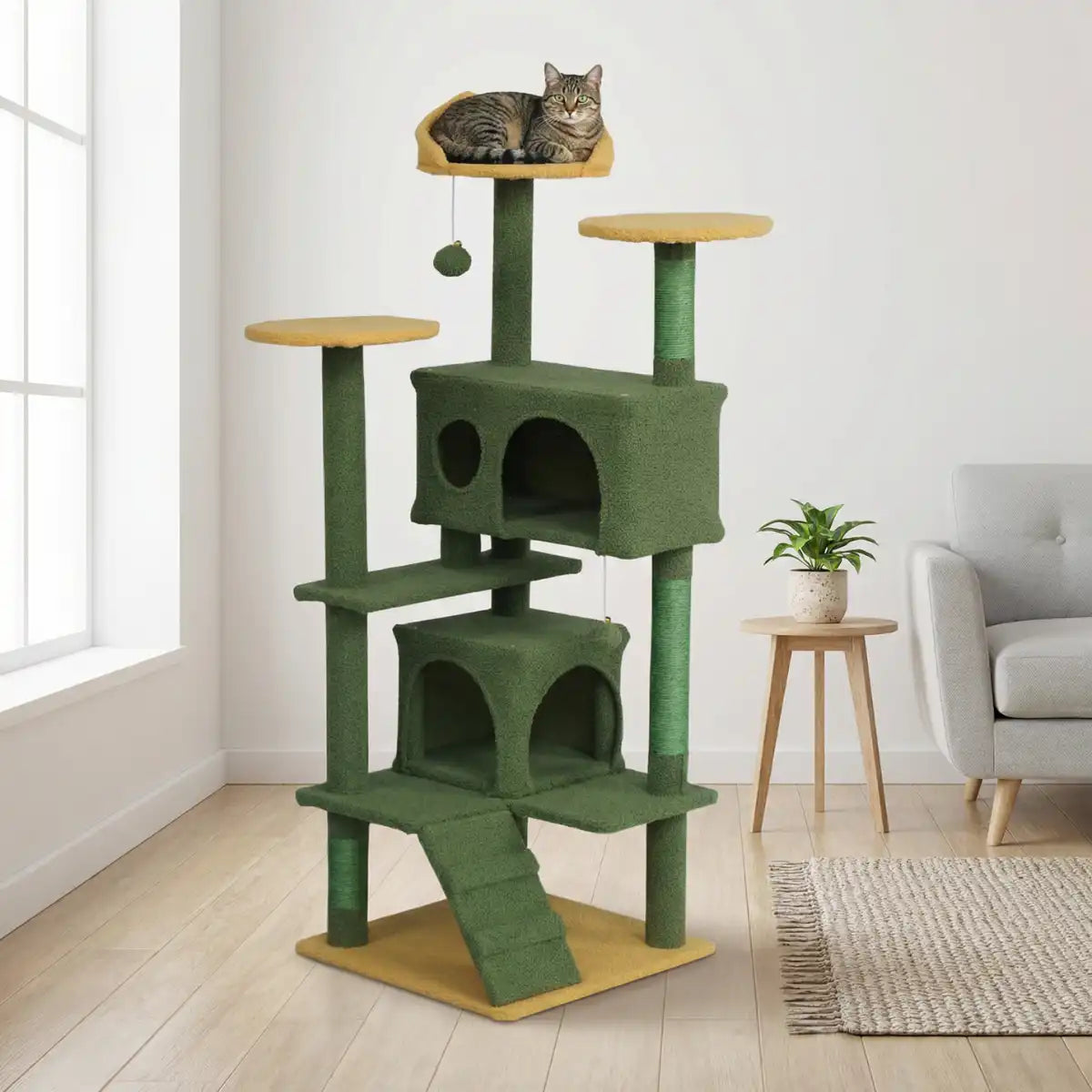 Kattklösbräda 139 cm – 2 hus, sisalstolpar, bollleksaker, gul/grön