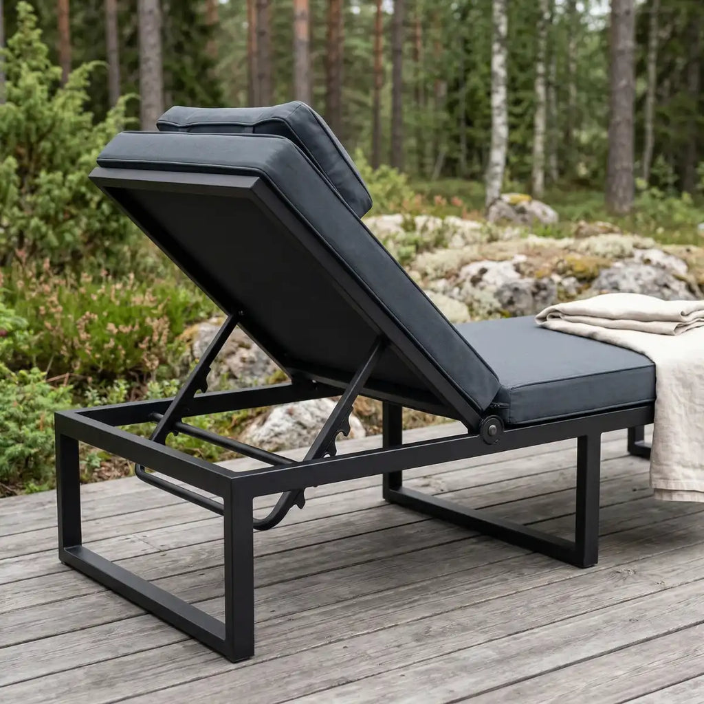 Solstol 200 cm – justerbart ryggstöd, 10 cm stoppning, stålram, svart/grå