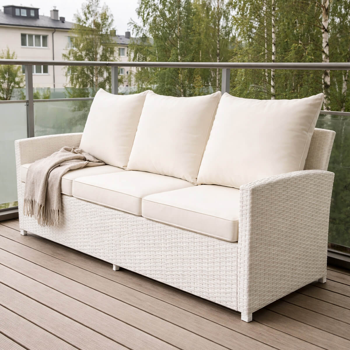 3-istuttava ulkosohva 175 x 60 x 74 cm – polyrottinki, valkoinen/beige
