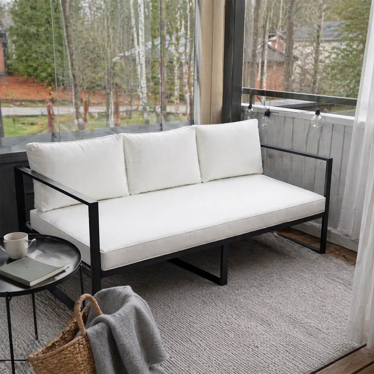 3-istuttava ulkosohva 190 x 75 cm – 10 cm pehmusteet, teräsrunko, musta/vaalea beige