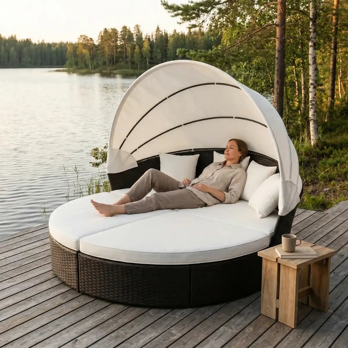 Solstol 200 cm – 3-delad, polyrotting, 8 cm stoppning, svart/beige