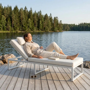 Solstol 200 cm – justerbart ryggstöd, 10 cm stoppning, stålram, vit/beige