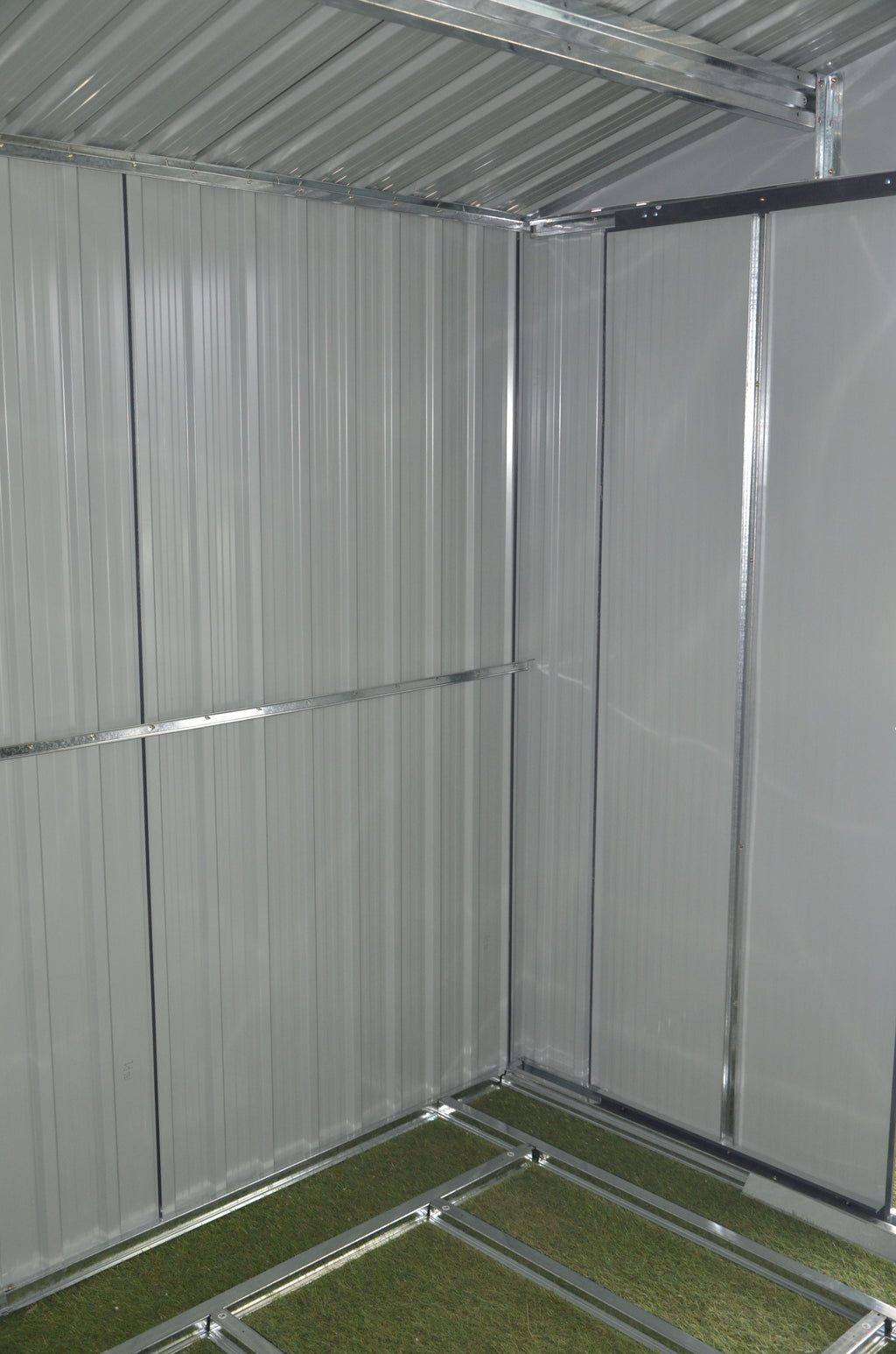 POHJOLA GARDEN Pihavaja 2,7m2 Puutarhavaja, Peltivarasto, Työkaluvaja Vihreä + sokkeli