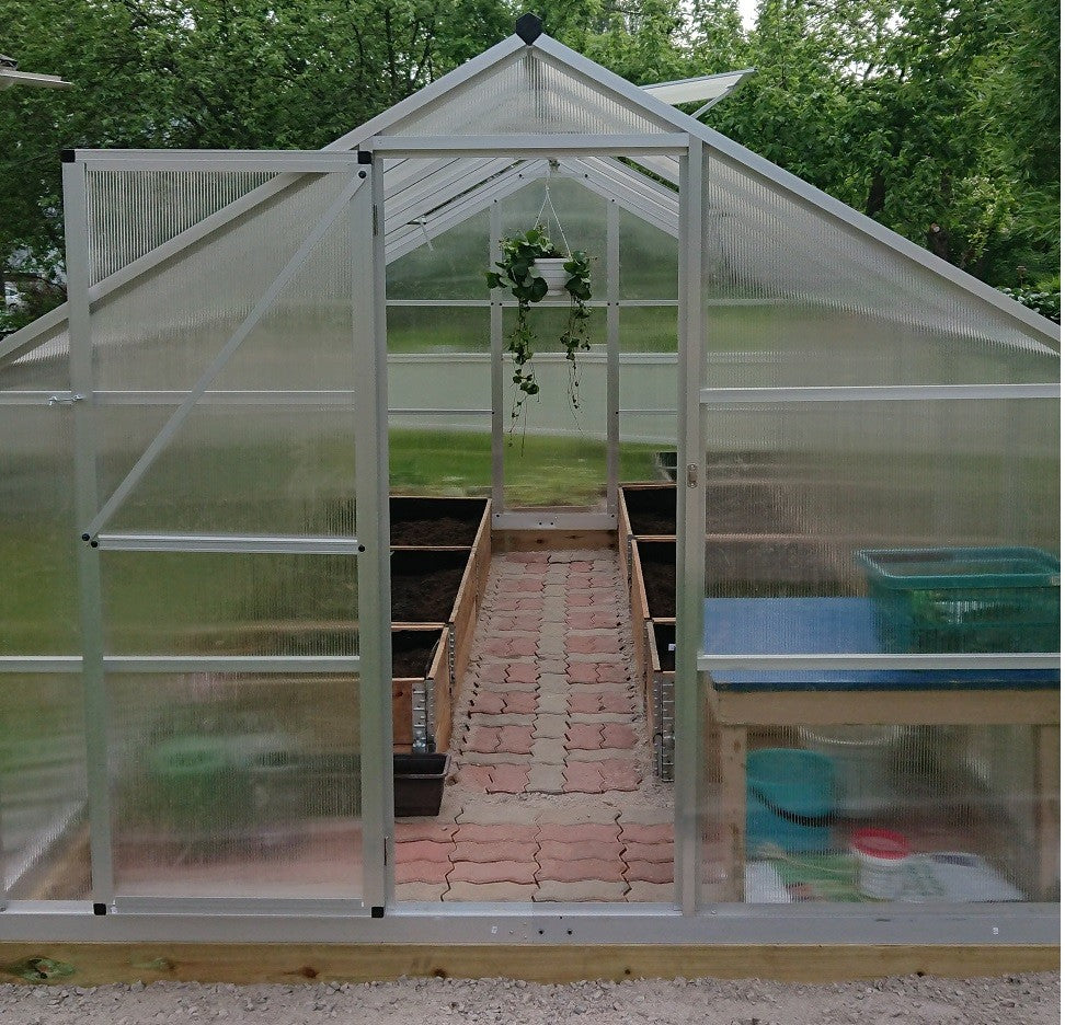 Kasvihuone 10 m² – 4 mm 800 g/m² kennolevyt, sokkeli, alumiinirunko