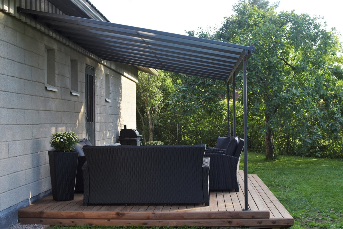 Terassikatos 556 x 300 cm – 6 mm polykarbonaattipaneelit, alumiinirunko, vesirännit