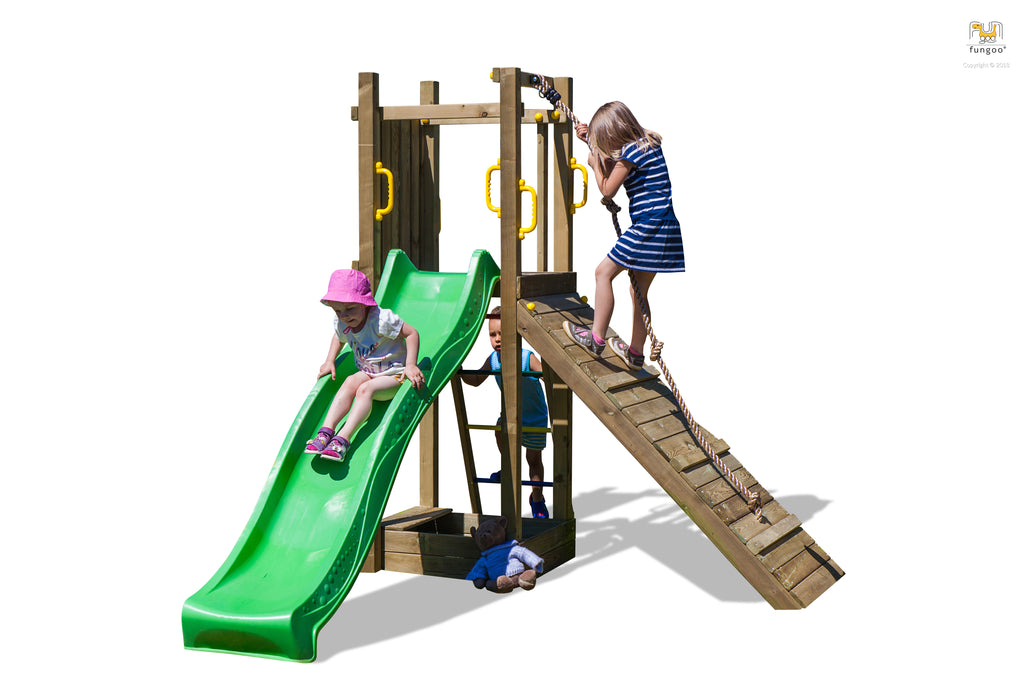 Fungoo Funny 3 leikkikeskus rampilla ja hiekkalaatikolla