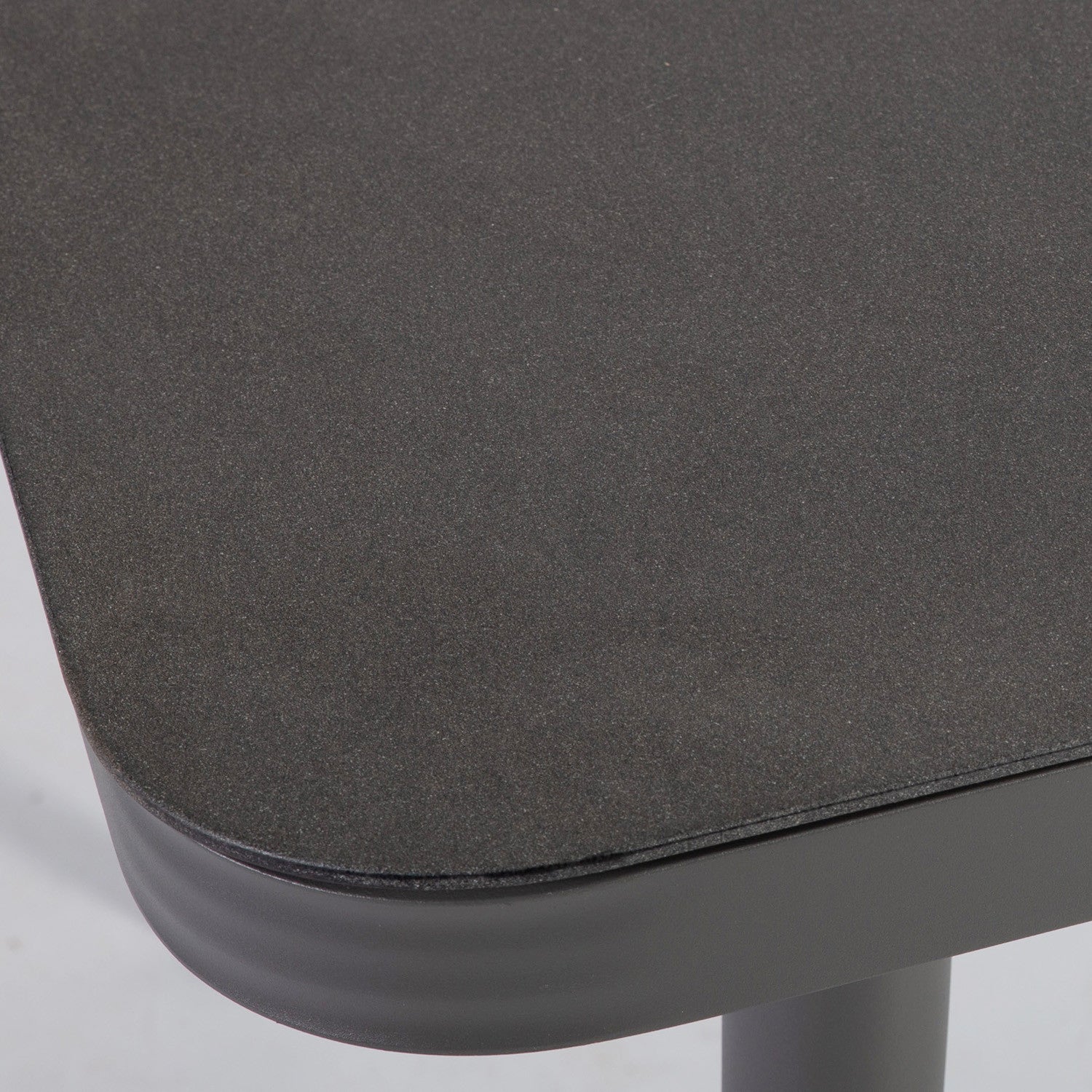 ANDROS puutarhapöytä, musta