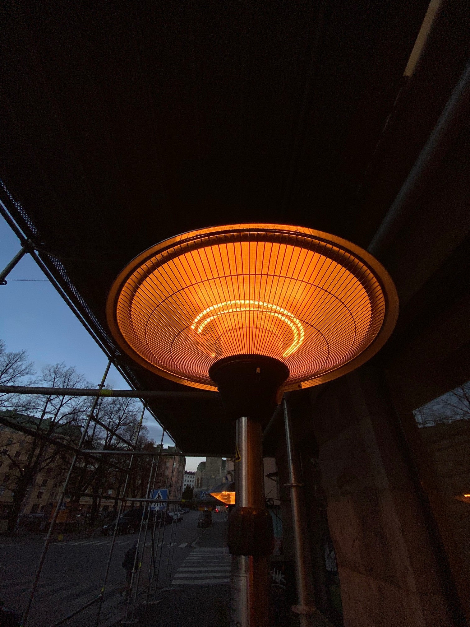 Terassilämmitin / Parvekelämmitin Jalalla 1500W IP34