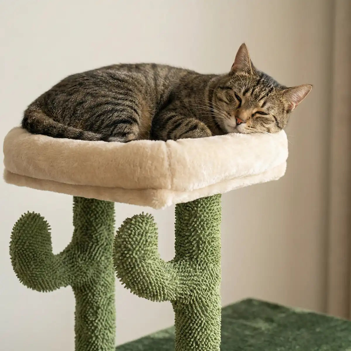 Pohjolan Lemmikkitarvike Kissan kiipeily-/raapimispuu 146 cm, Vihreä