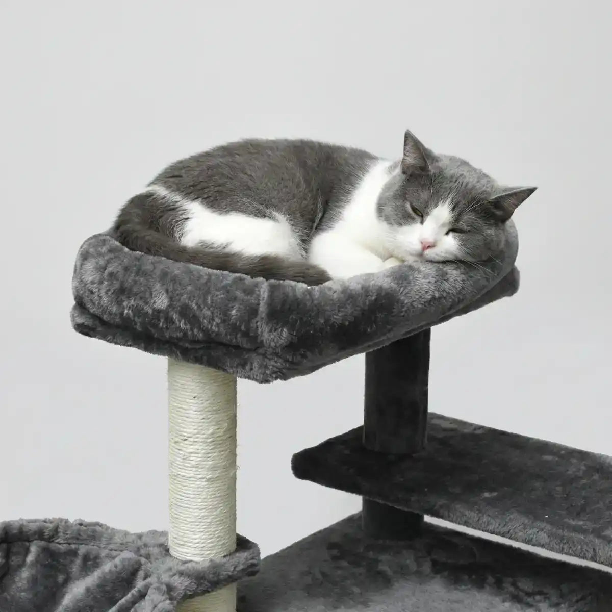 Pohjolan Lemmikkitarvike Kissan kiipeily-/raapimispuu 106 cm, Vaalean Harmaa