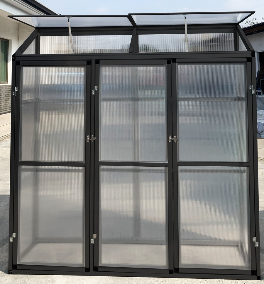 Seinäkasvihuone 182 x 52 cm – 4 mm kennolevyt, 3 ovea, 2 kattoikkunaa