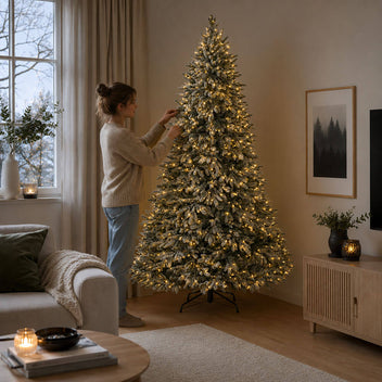 Joulukuusi 210 cm, 1200 oksaa ja PE/PVC-lumihuurre