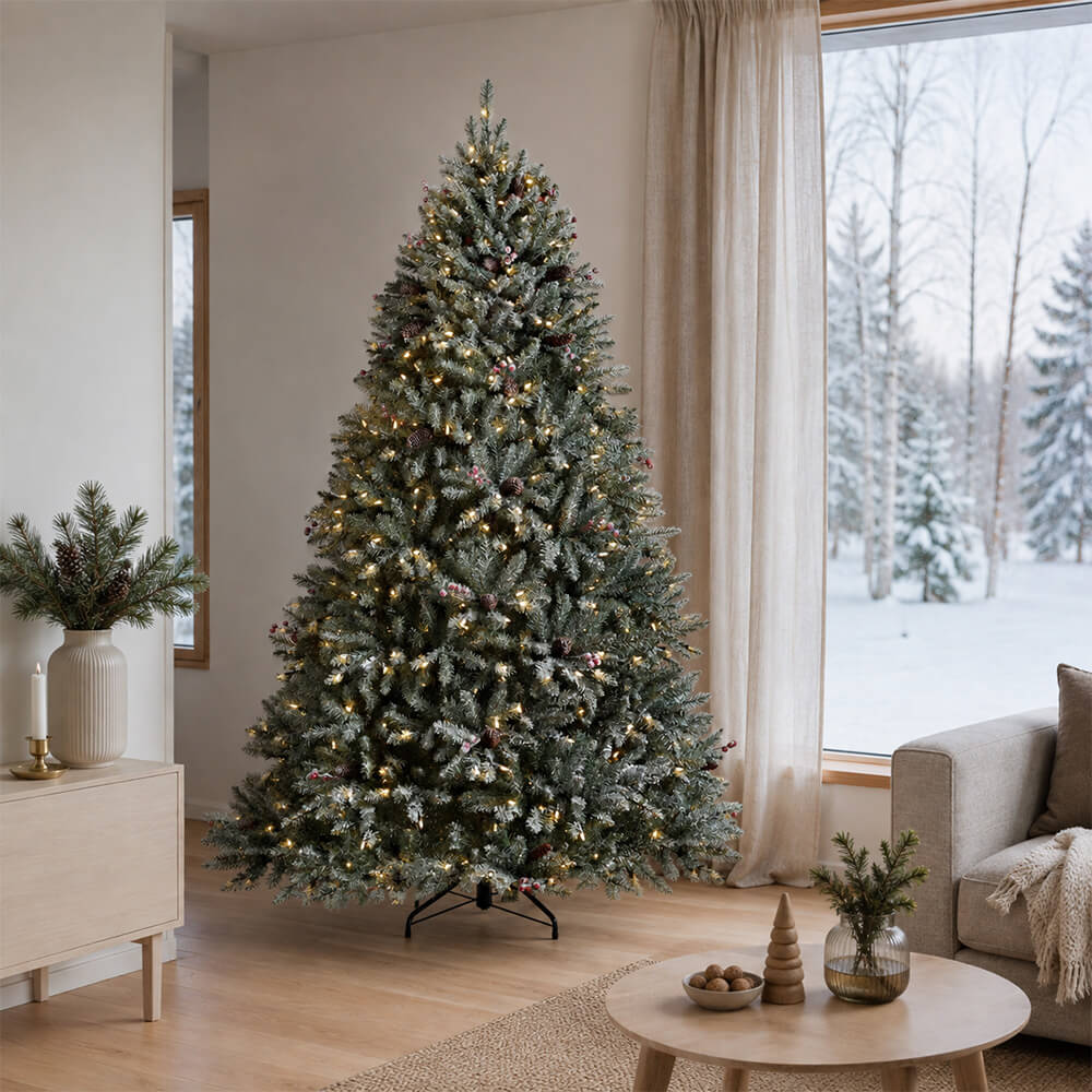 Joulukuusi 210 cm, 1520 oksaa ja lumihuurre