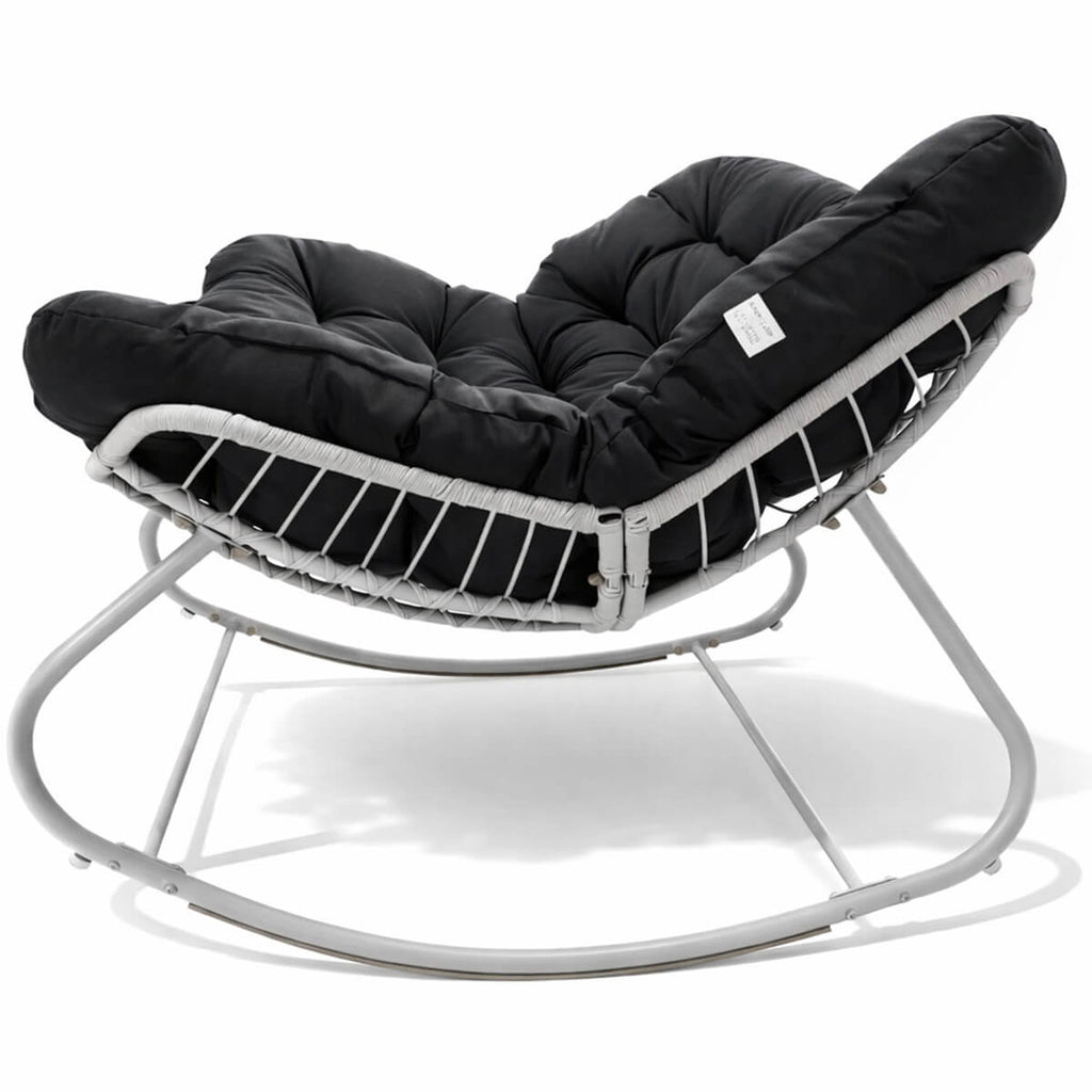 Keinutuoli 100 x 100 x 78 cm – polyrottinki, 12 cm pehmuste, teräsrunko, valkoinen/harmaa