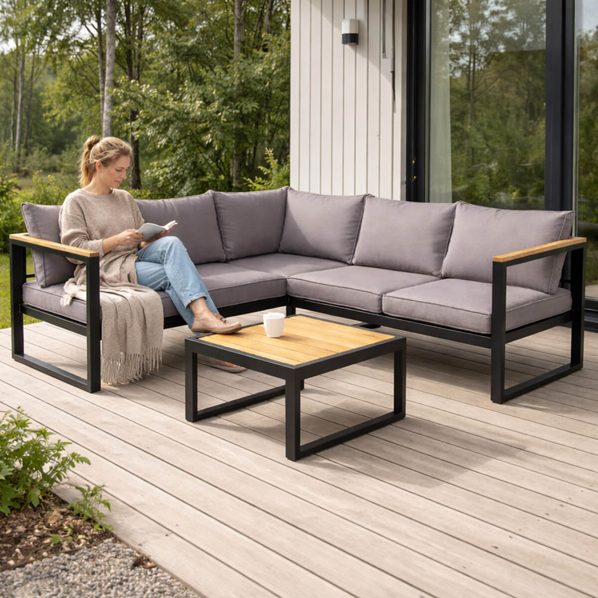 Kulmasohvaryhmä 195 x 195 cm SIIRI – alumiinirunko, polywood-pöytä, 10 cm tyynyt