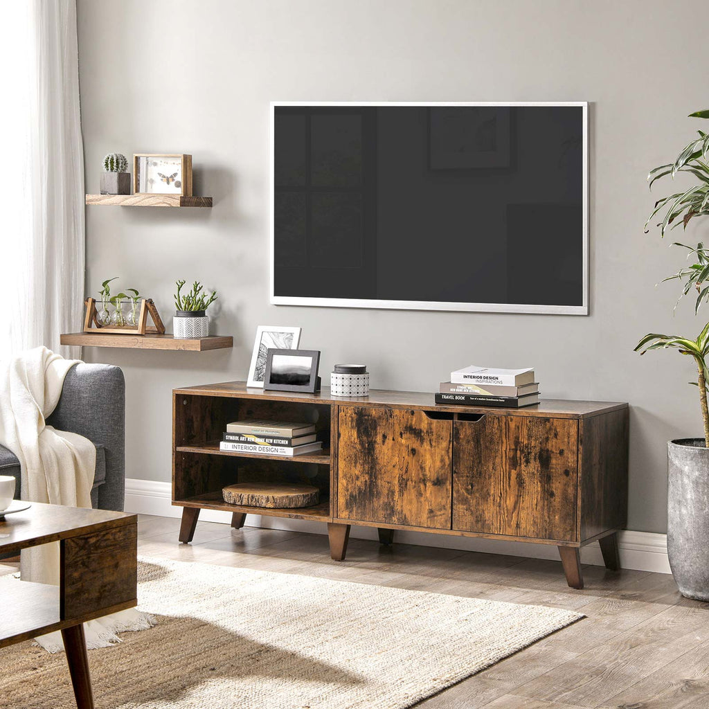 TV-taso enintään 60 tuuman televisioille, TV-taso 2 ovella ja säädettävillä hyllyillä, olohuoneeseen, ruokailutilaan ja makuuhuoneeseen, rustiikkiruskea