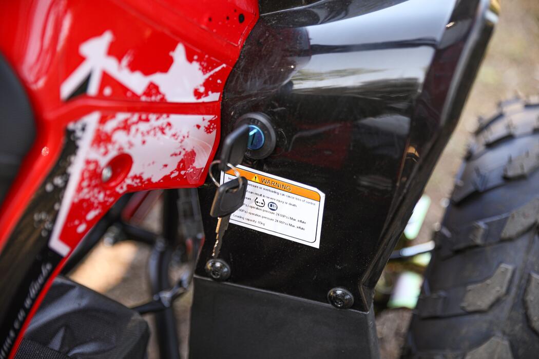 Barnens elminibike AVENGER 1200W, röd