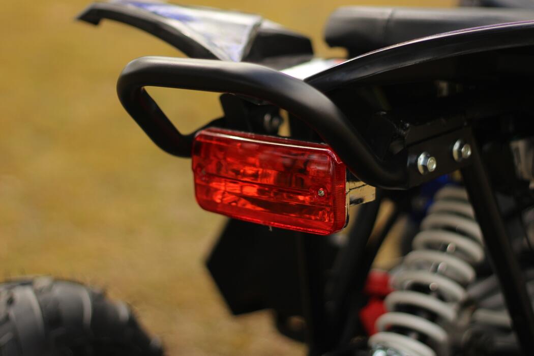 Arktis Motors barnminiquad 110CC helautomatisk, svart/grön