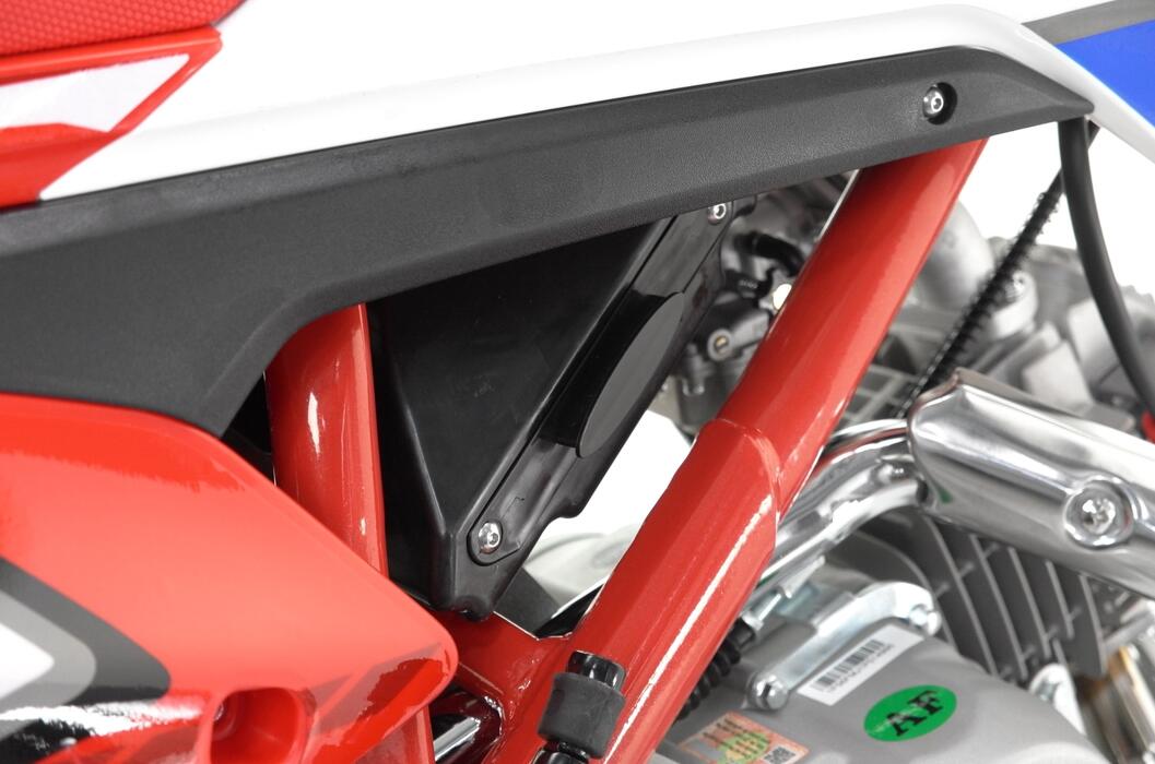 Minikrossi Thunder 140cc, Punainen