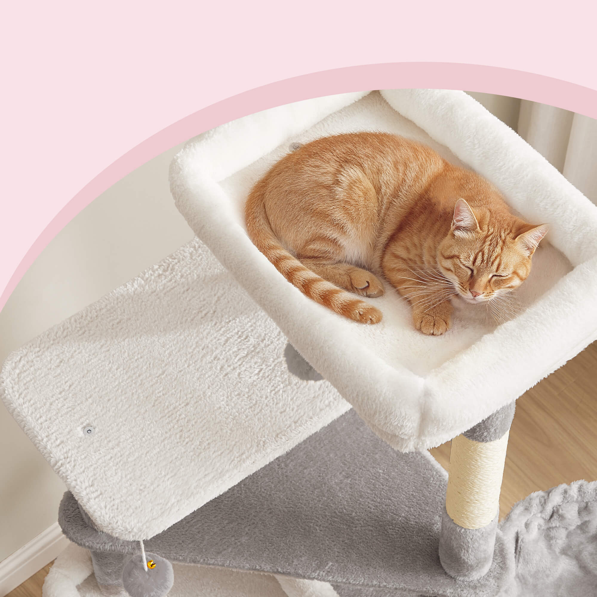 Feandrea Raapimispuu, korkeus 152cm, monitasoinen, 2 suurta makuupaikkaa, 1 nukkumapaikka, 3 raapimisaluetta, 3 tasoa, kyyhkynharmaa