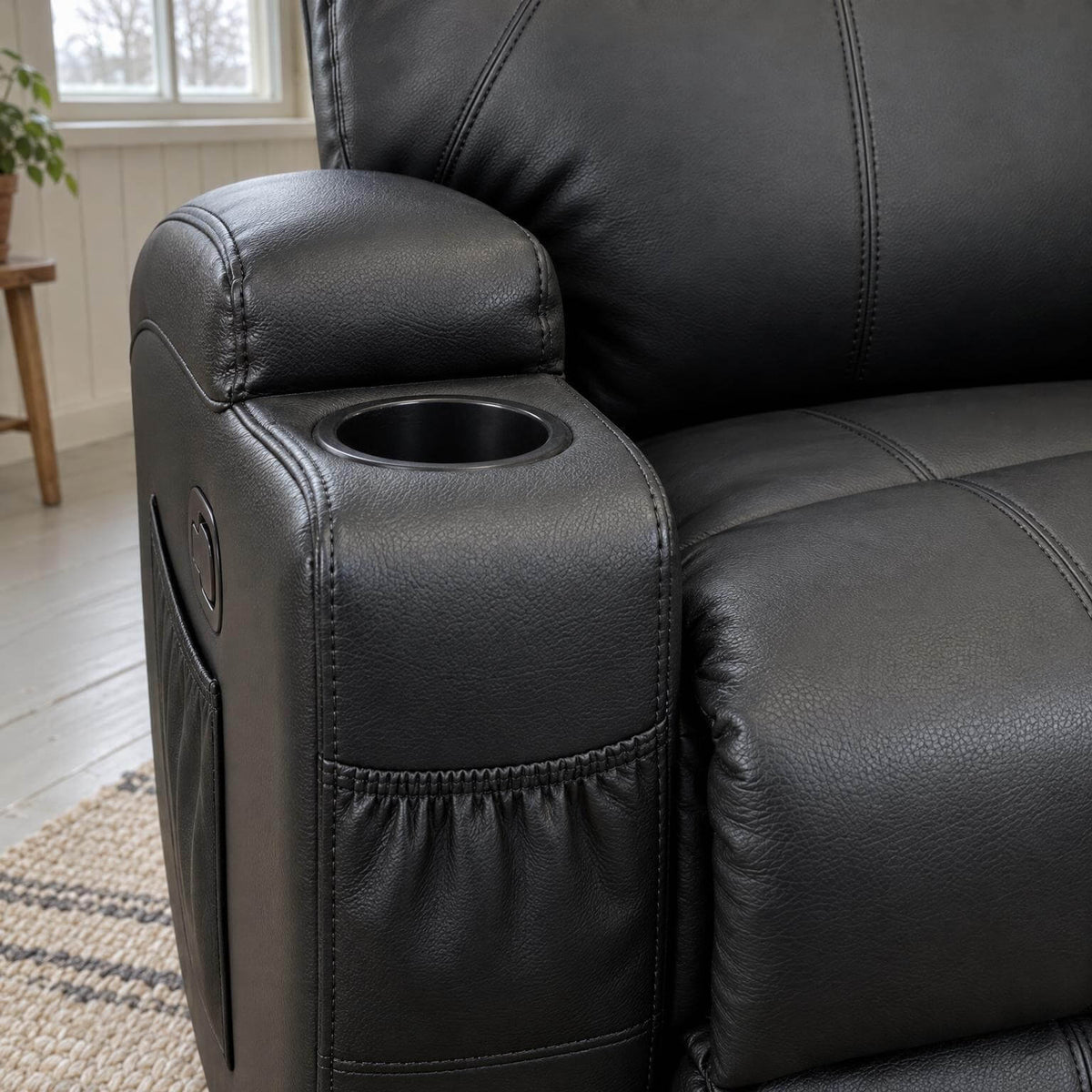 Hierova TV-tuoli 90 x 94 x 105 cm – recliner, 8 hierontapistettä, mukitelineet