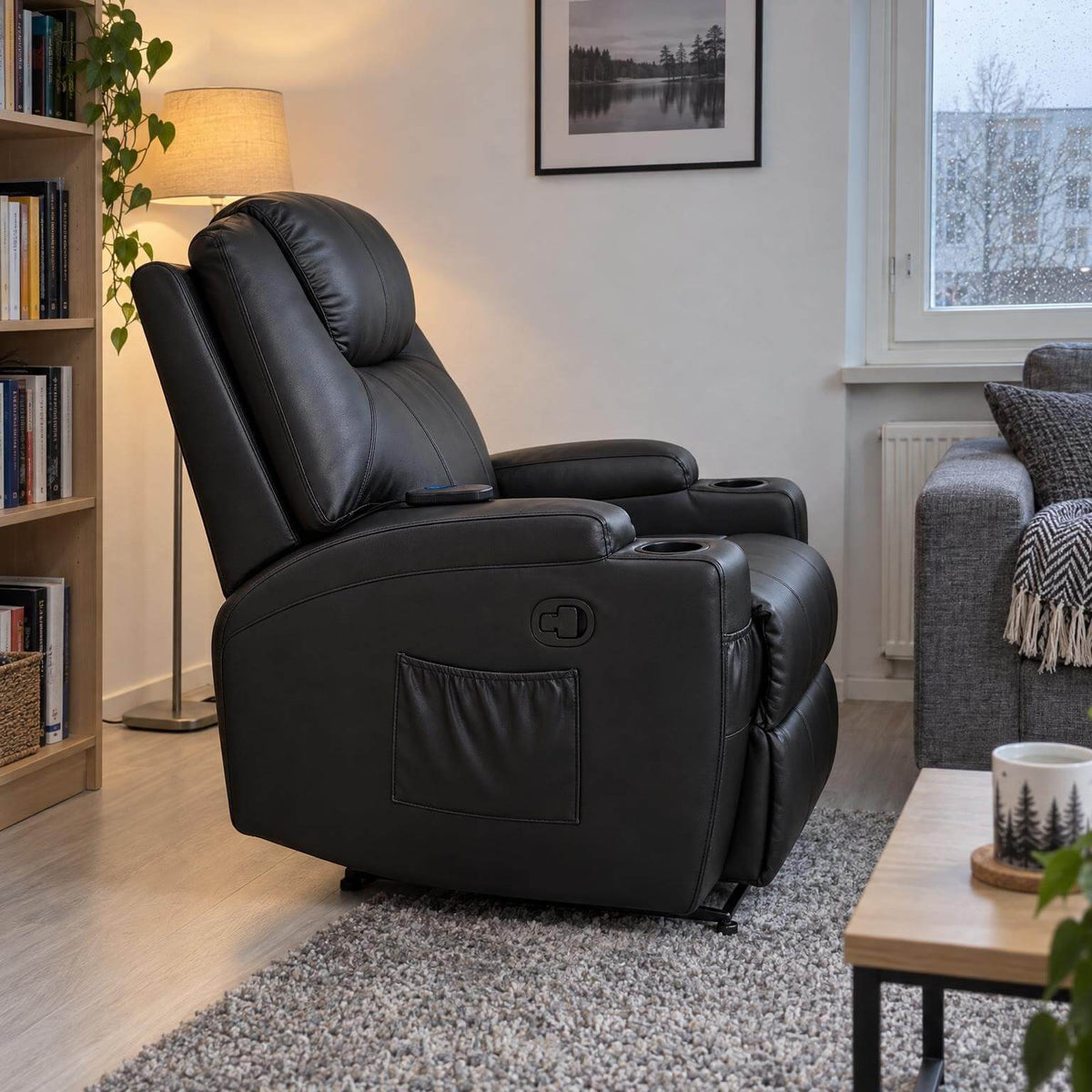 Hierova TV-tuoli 90 x 94 x 105 cm – recliner, 8 hierontapistettä, mukitelineet