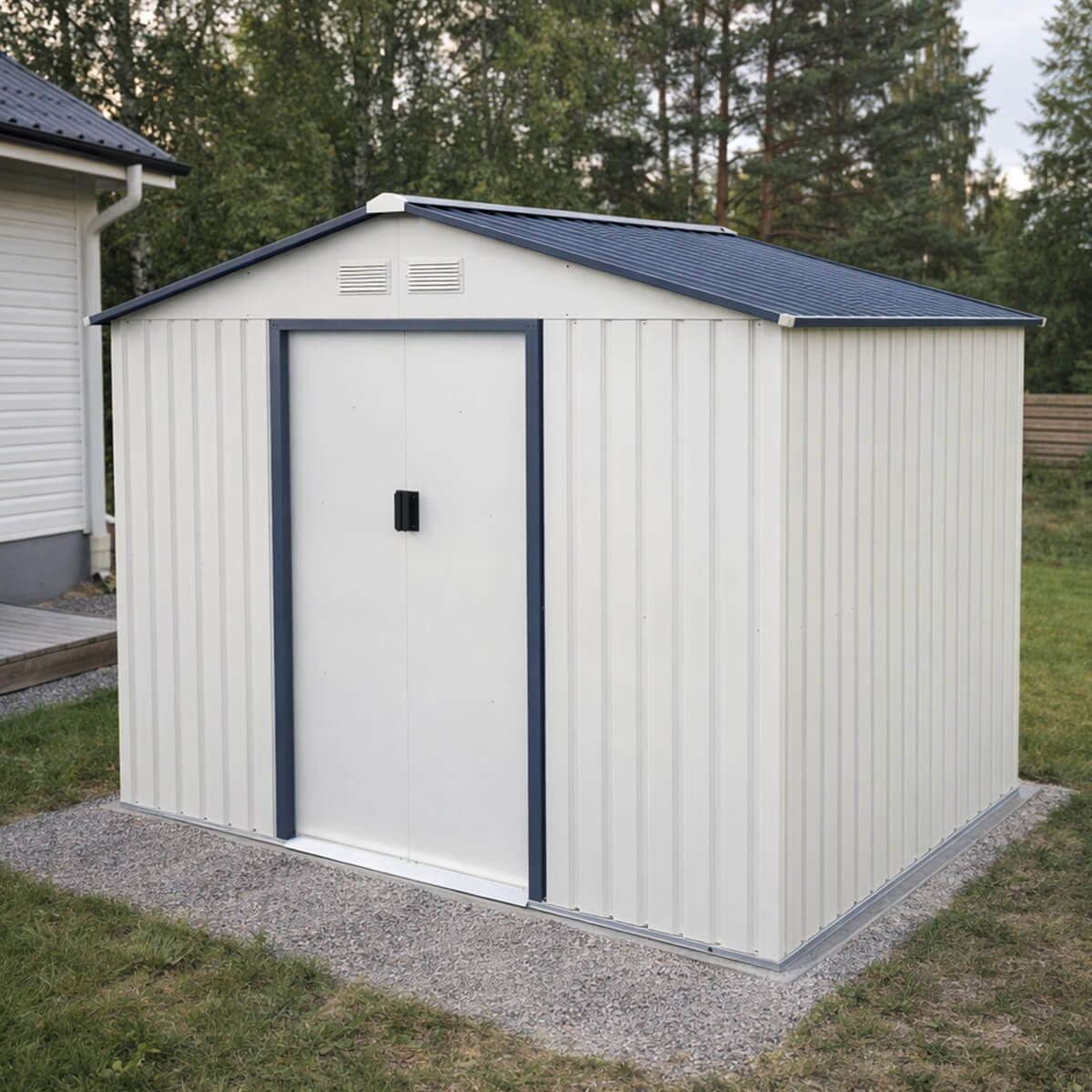 Pihavaja 5,3 m² – sinkitty teräs, liukuovet, sokkeli mukana