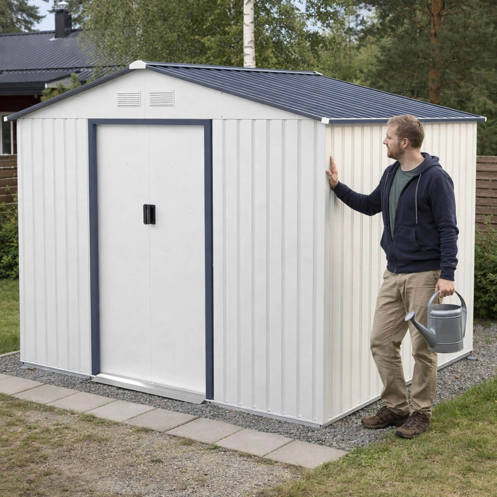 Pihavaja 5,3 m² – sinkitty teräs, liukuovet, sokkeli mukana