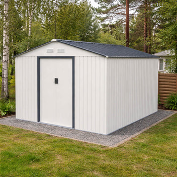 Pihavaja 8,8 m² – sinkitty teräs, liukuovet, sokkeli mukana