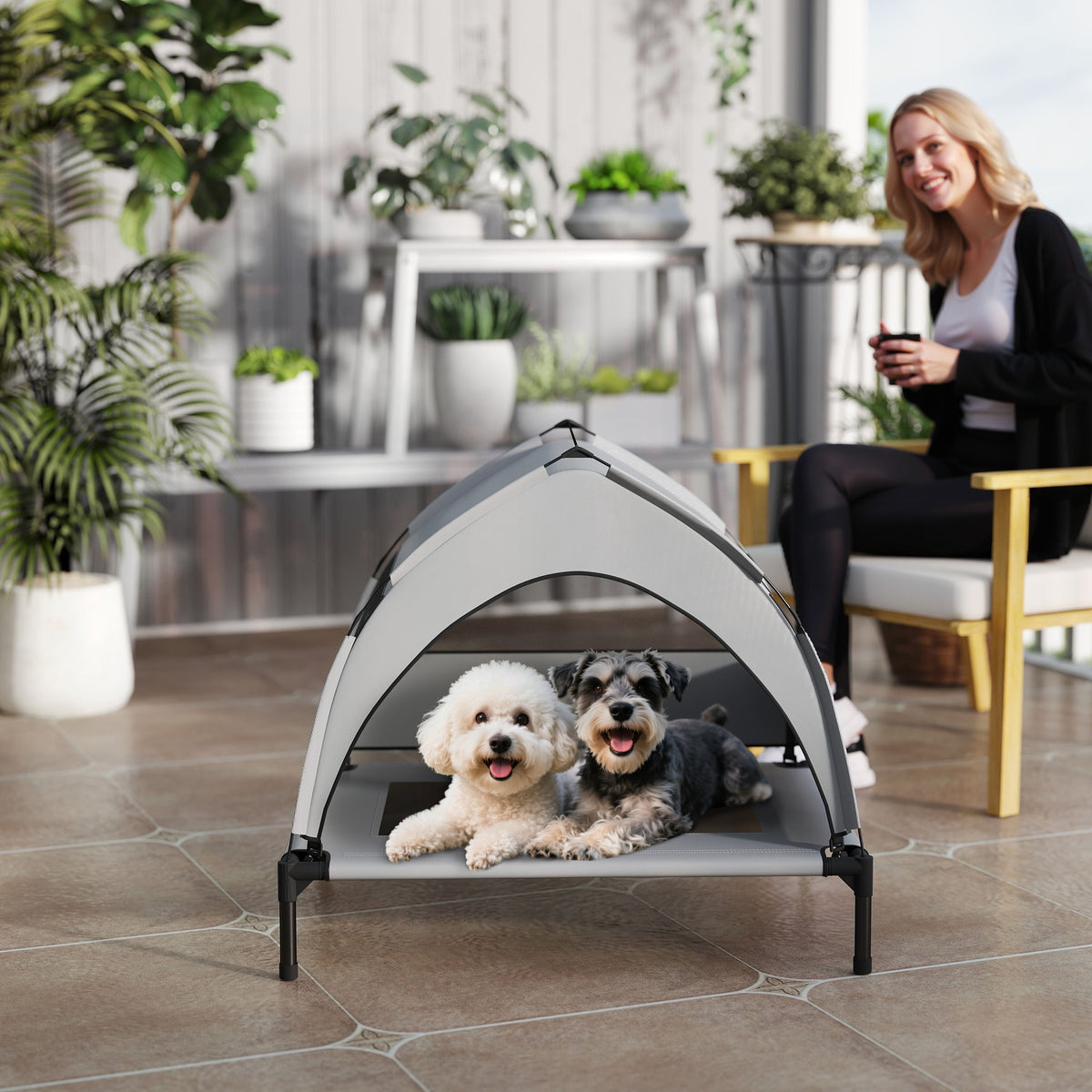Koiran kenttäpeti katoksella ja teräsrungolla, korotettu 18 cm, keskikokoisille, 76 x 61 x 70 cm, vaaleanharmaa