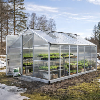 Kasvihuone 8,6 m² – 4 mm kennolevyt, alumiinirunko, sokkeli ja rännit