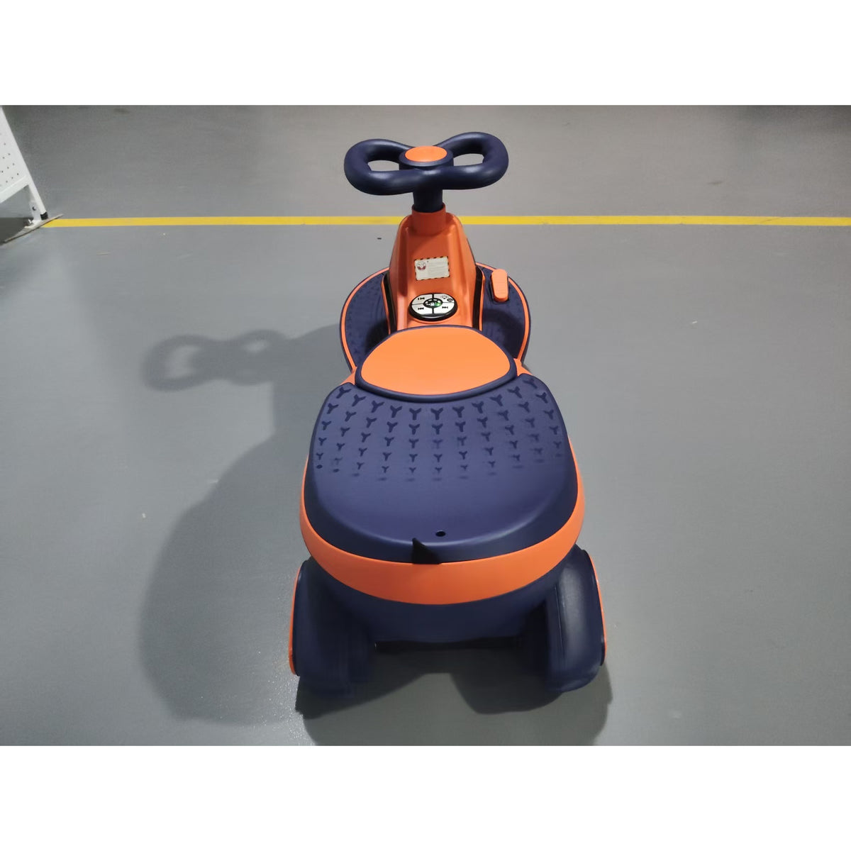 Lasten sähköinen kiikkuauto 2-in-1, litiumakku, RGB-valot ja musiikki, 360° ohjaus, oranssi