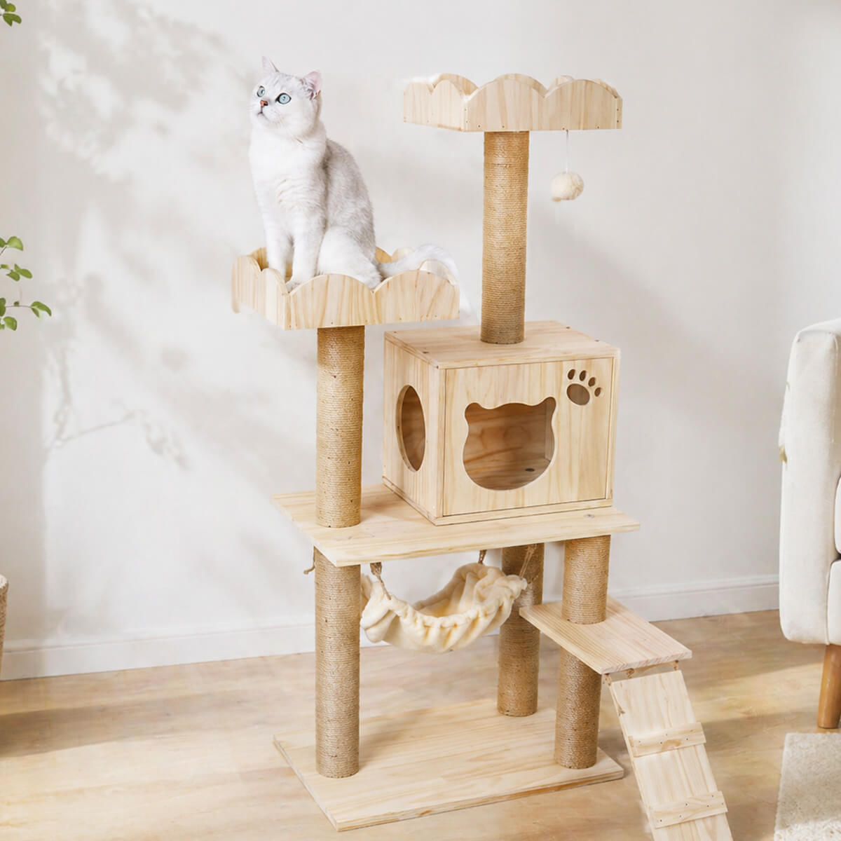 Ljus träklätterträd för katter 145 cm